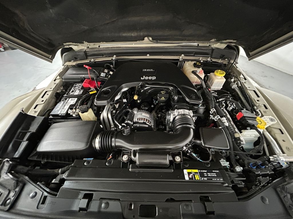 Used 2020 Beige Jeep Mojave image 21