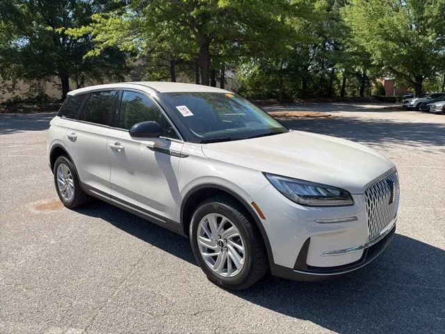 Used 2023 White Lincoln Standard image 7