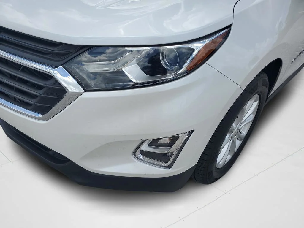 Used 2018 IRIDESCENT PEARL TRICOAT Chevrolet LT image 24