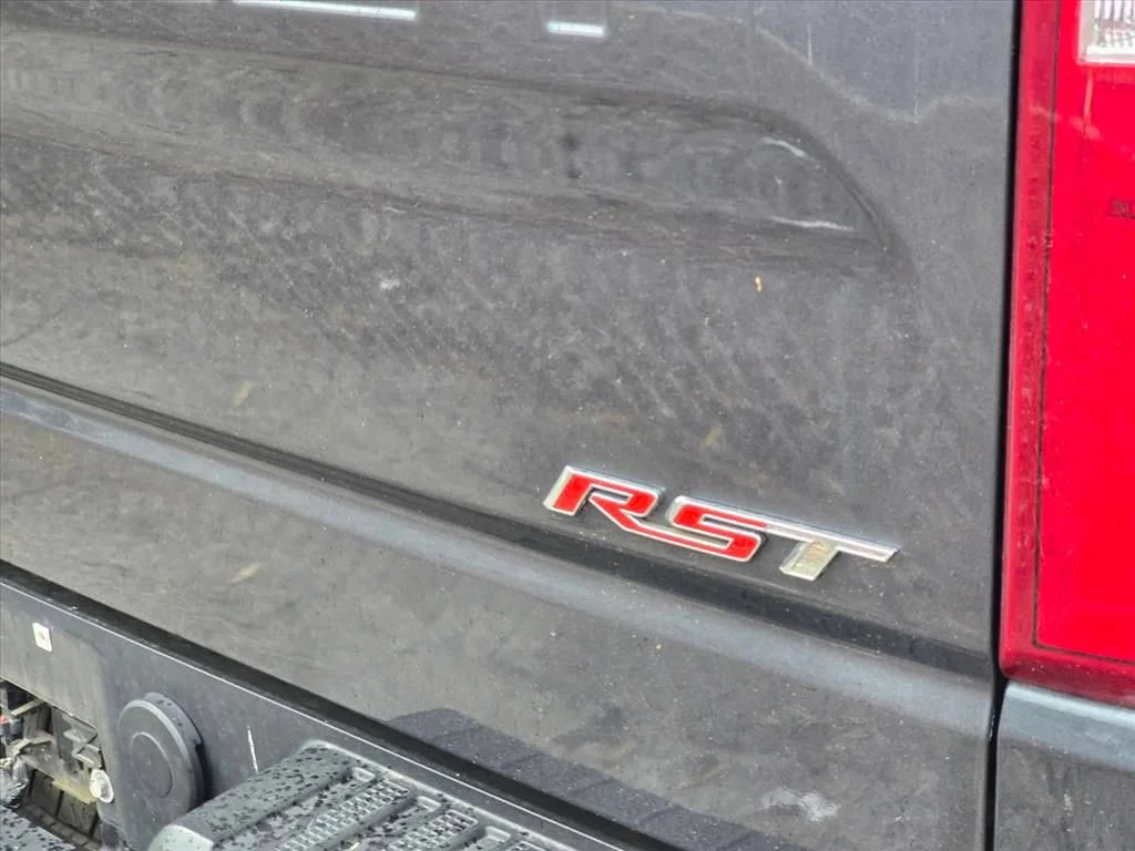 Used 2021 SHADOW GRAY METALLIC Chevrolet RST image 15