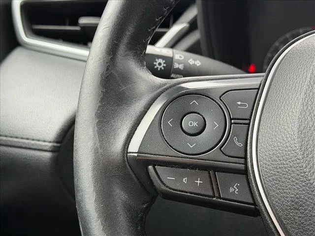 Used 2022 Red Toyota LE image 20