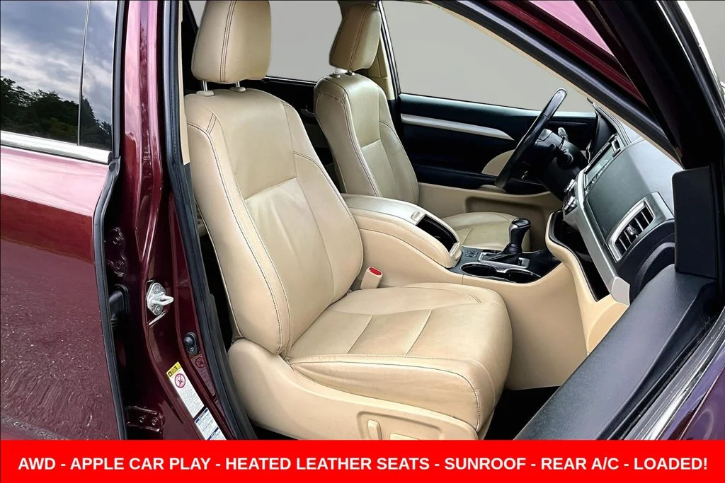 Used 2019 Red Toyota XLE image 36
