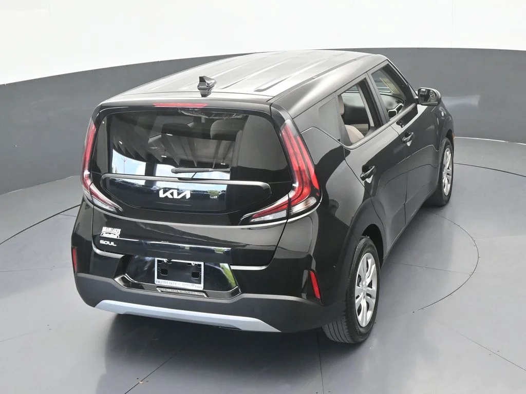 Used 2023 Fusion Black Kia LX image 37