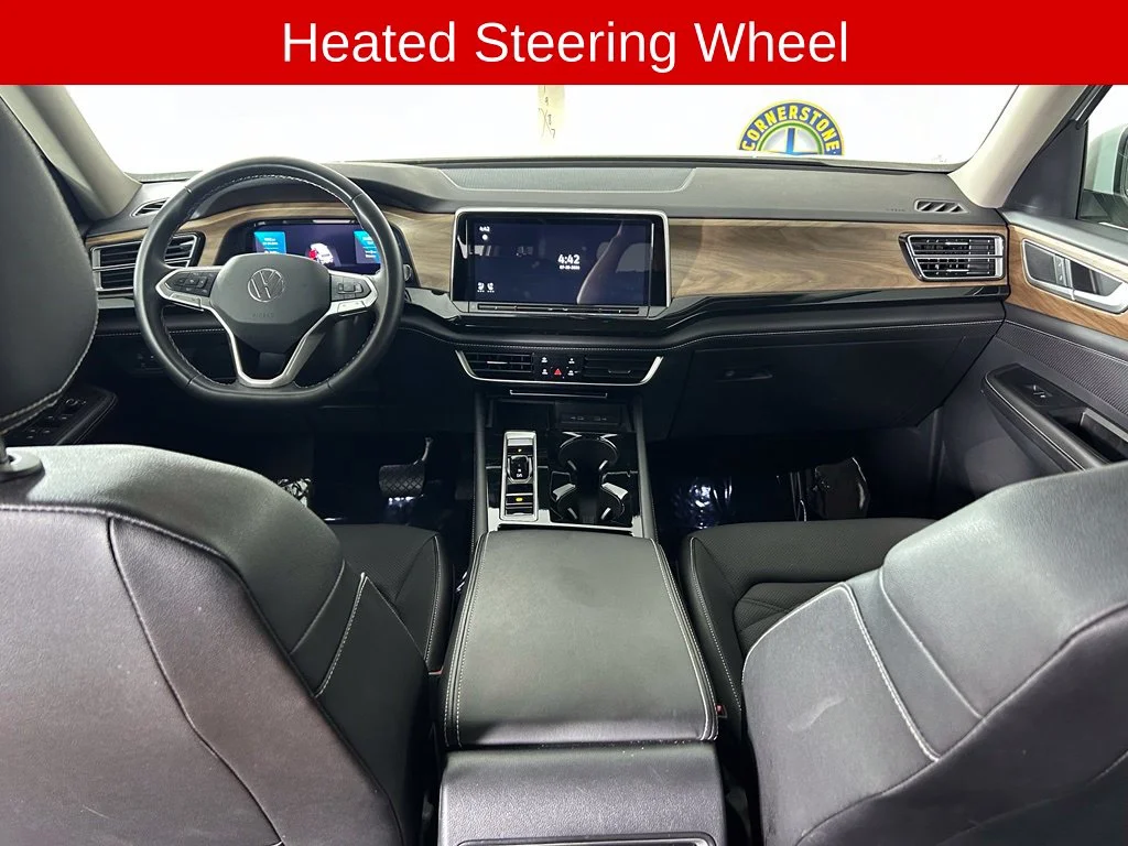 Used 2025 Pure White Volkswagen 2.0T SE w/Technology image 5