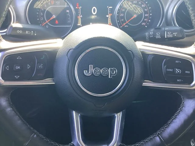 Used 2018 Crystal Metallic Jeep Unlimited Sahara image 12