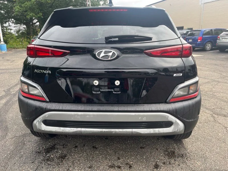 Used 2023 Black Hyundai SEL image 6