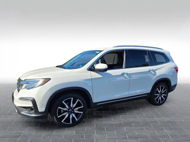 Used 2019 White Honda Touring image 3