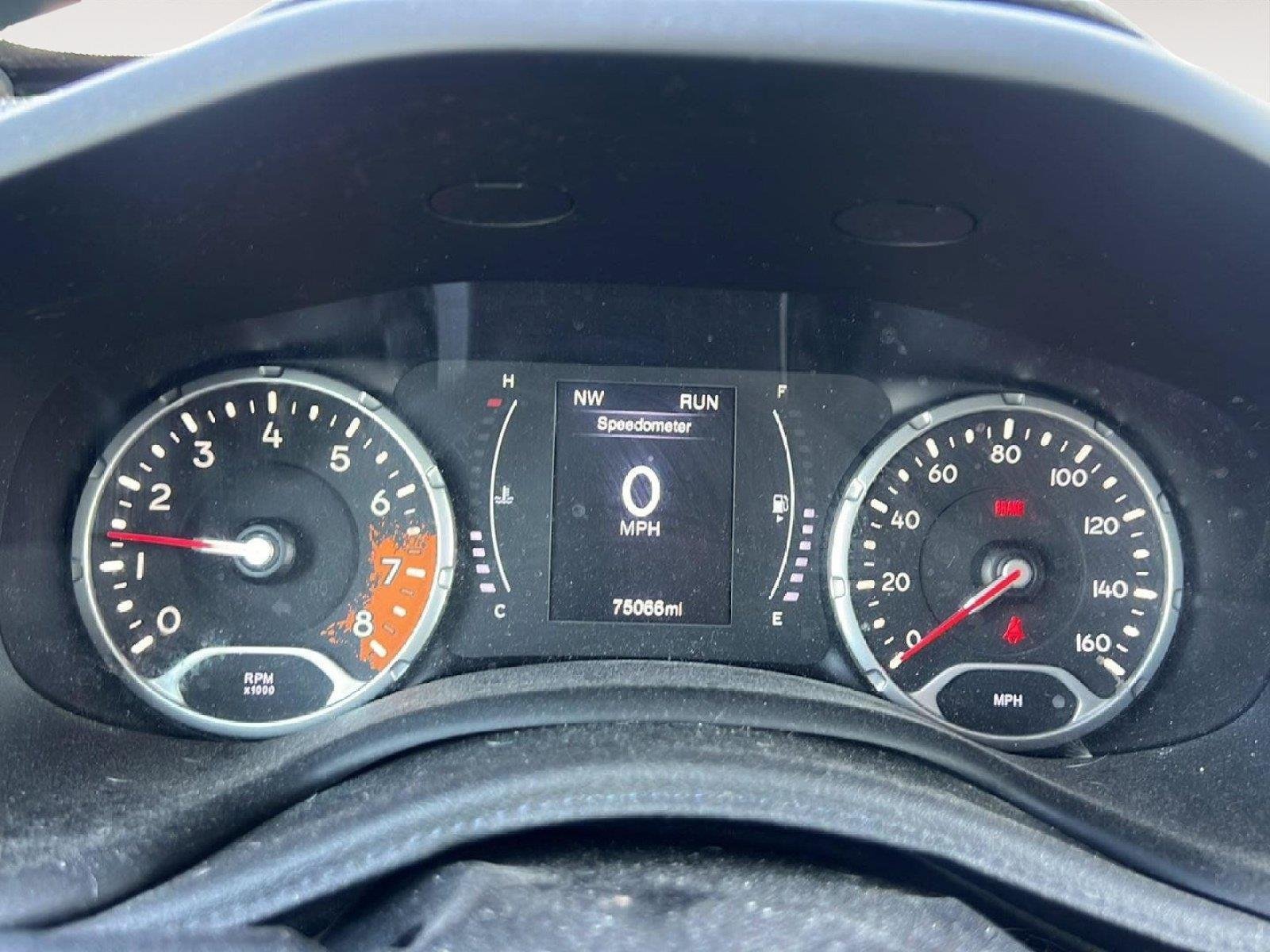 Used 2018 Alpine White Jeep Sport image 11