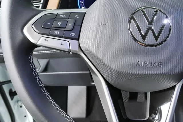 New 2026 Opal White Pearl Volkswagen 2.0T SE image 9