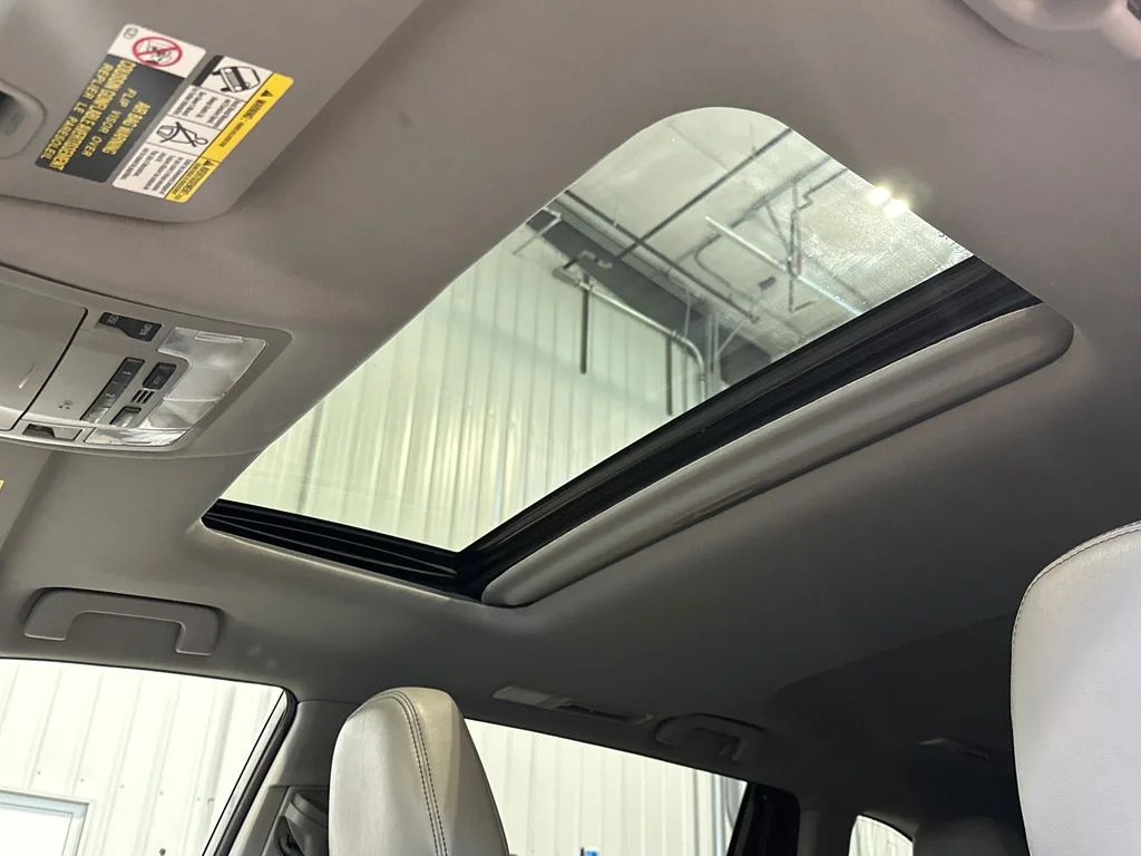 Used 2018 Gray Toyota XLE image 25