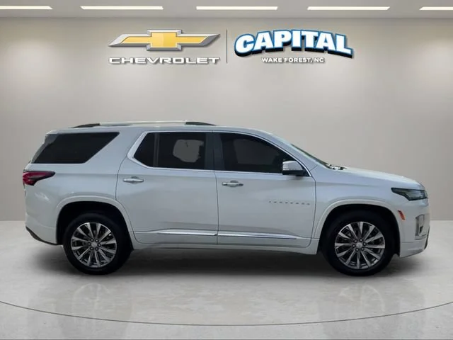 Used 2022 IRIDESCENT PEARL TRICOAT Chevrolet Premier image 6