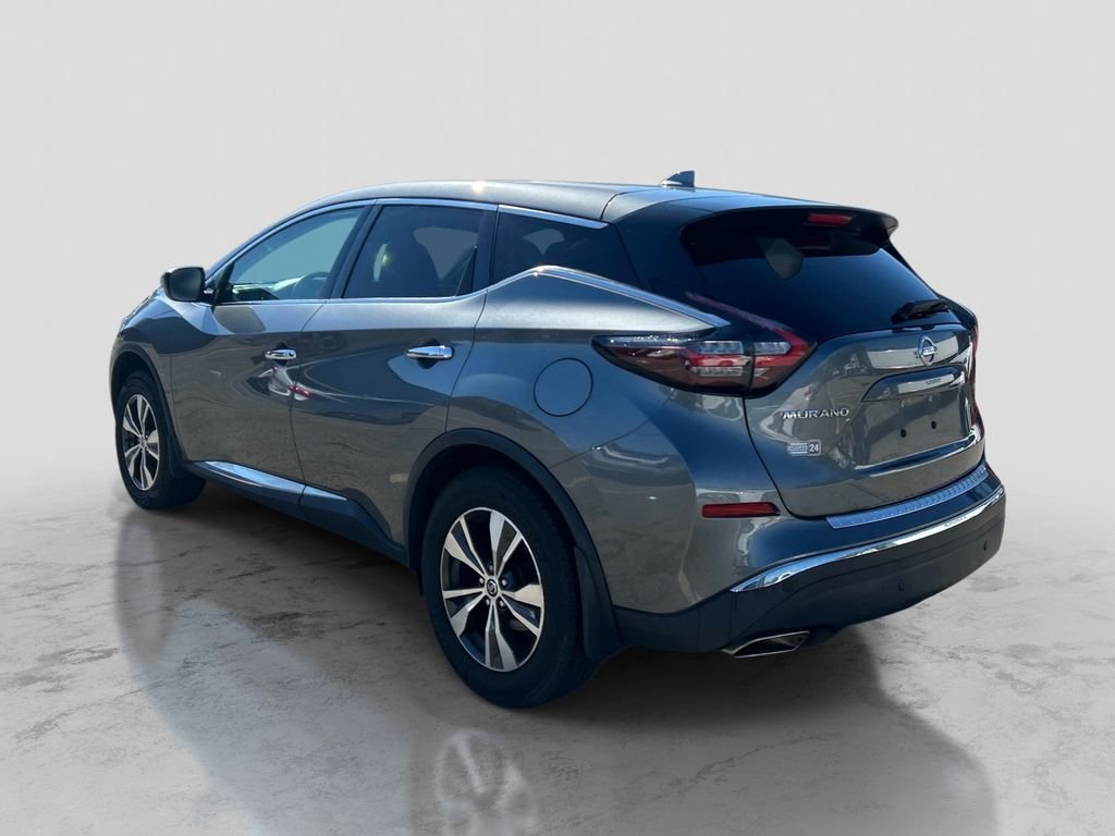 Used 2021 Gray Nissan S image 3