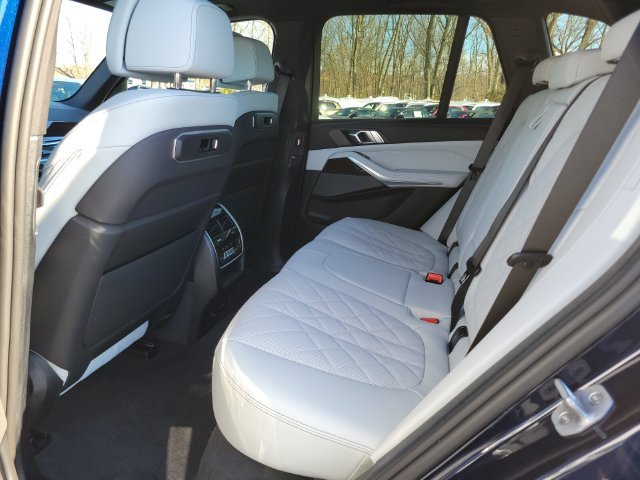 Used 2026 Blue BMW xDrive40i image 17