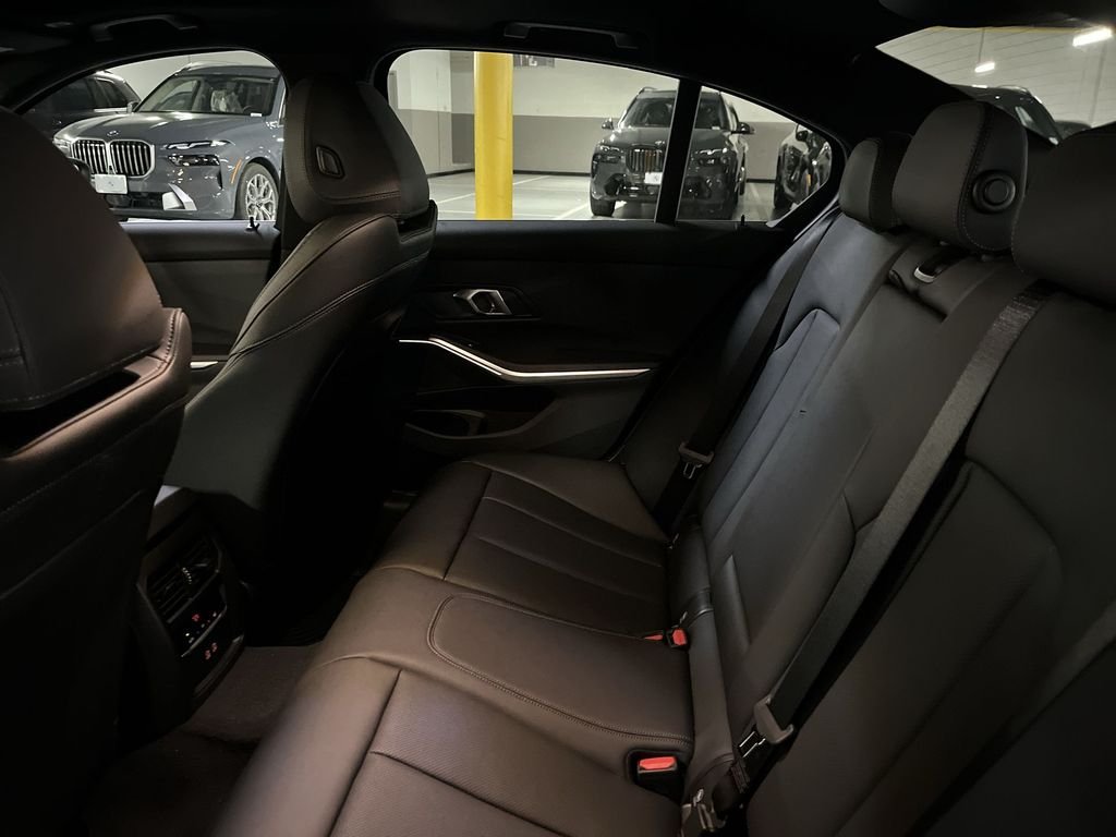 2025 BMW 3 Series 330i - Photo 23