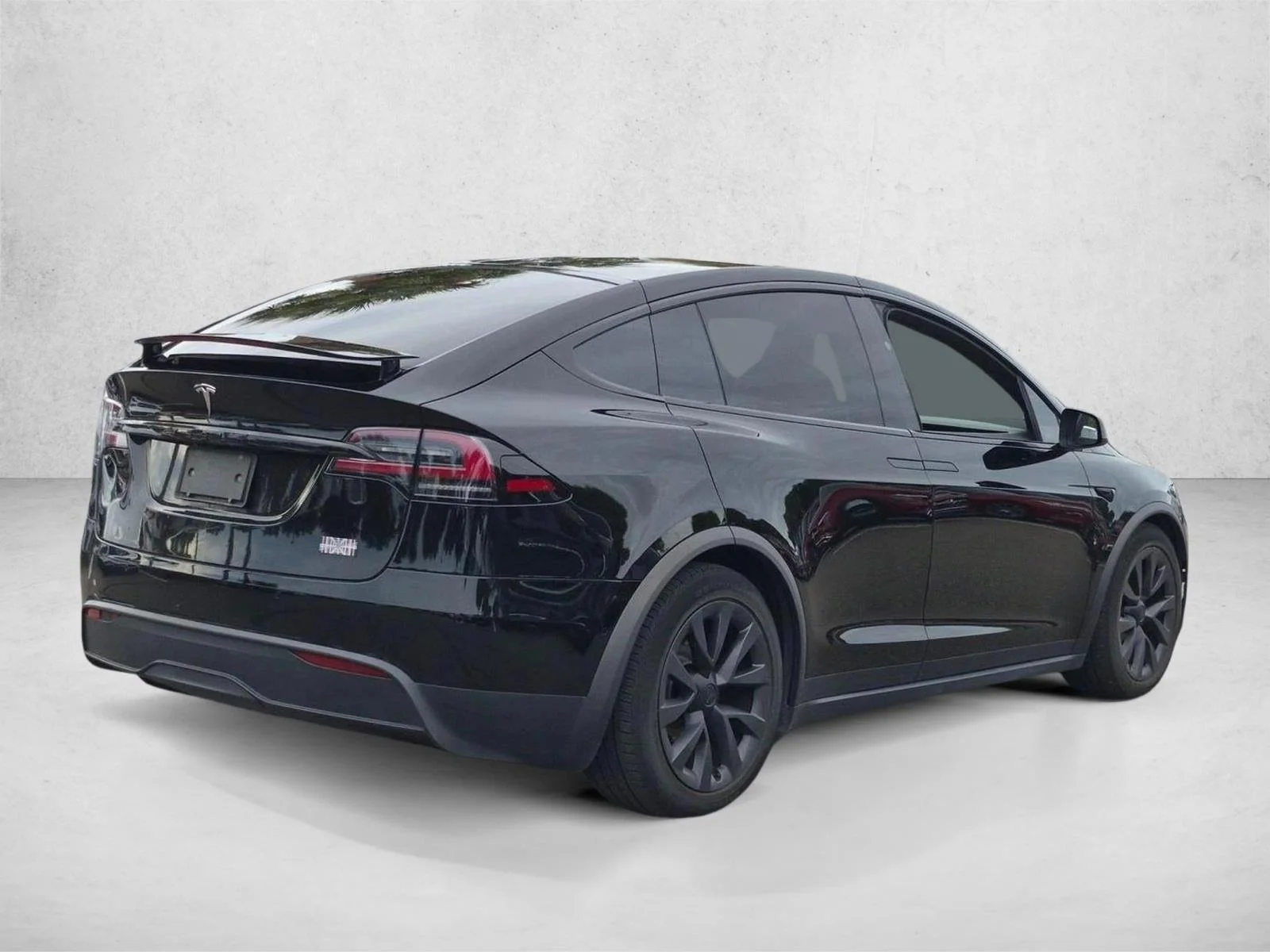 Used 2022 Black Tesla Plaid image 5