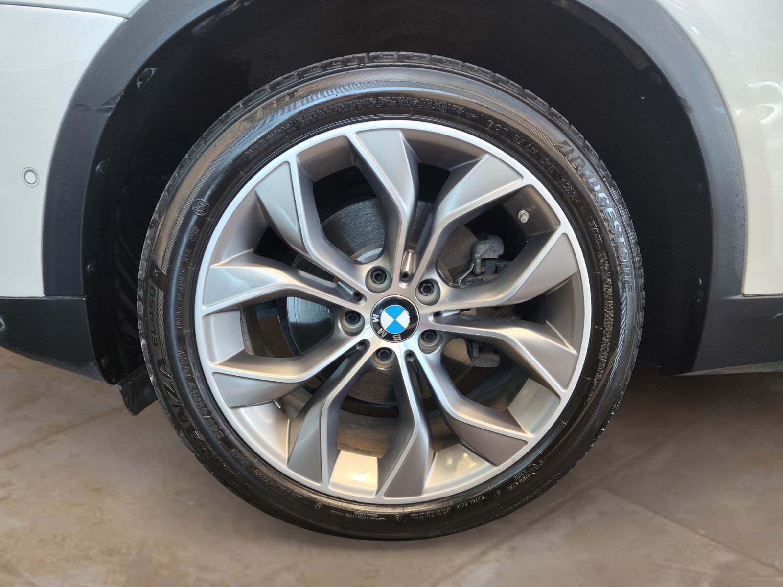 Used 2018 Alpine White BMW xDrive28i image 27