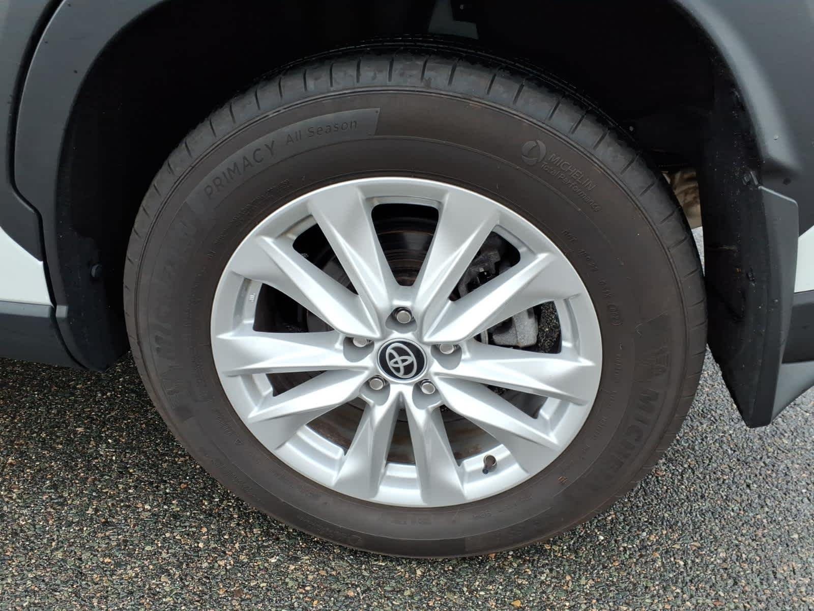 Used 2023 Wind Chill Pearl Toyota LE image 9