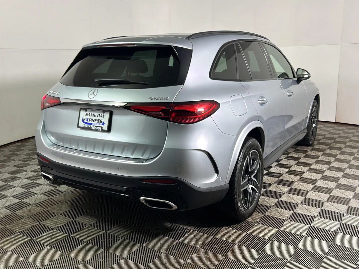 Used 2023 Cirrus Silver Metallic Mercedes-Benz GLC 300 image 7