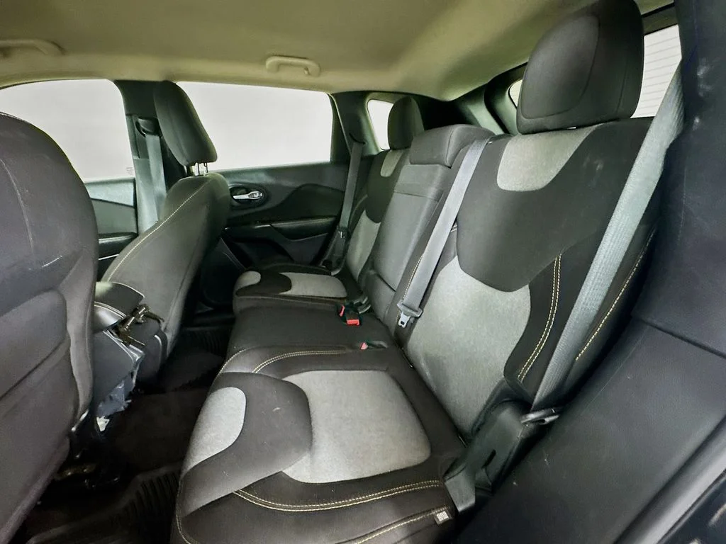 Used 2016 Brilliant Black Crystal Pearlcoat Jeep Sport image 29