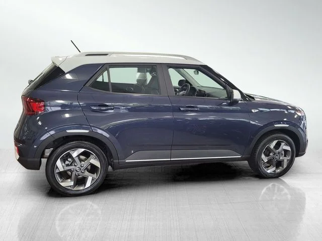 Used 2025 White Hyundai Limited image 4