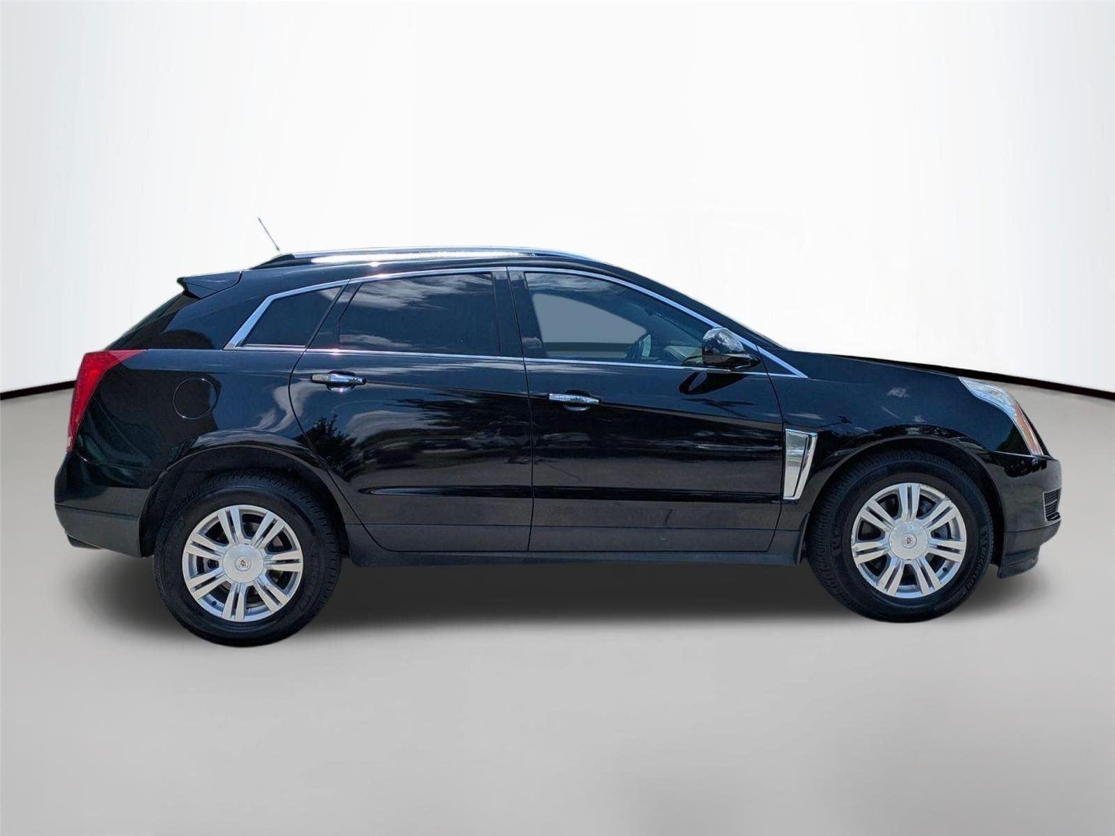 Used 2016  CADILLAC LUXU image 4