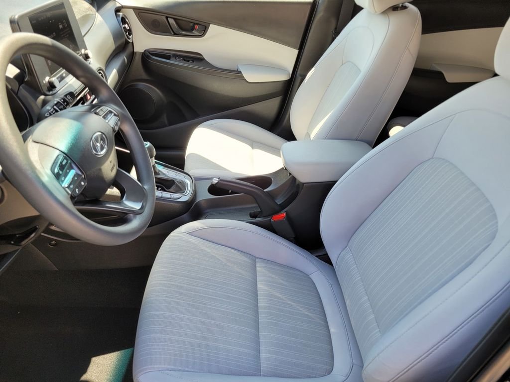 Used 2023 Black Hyundai SEL image 13