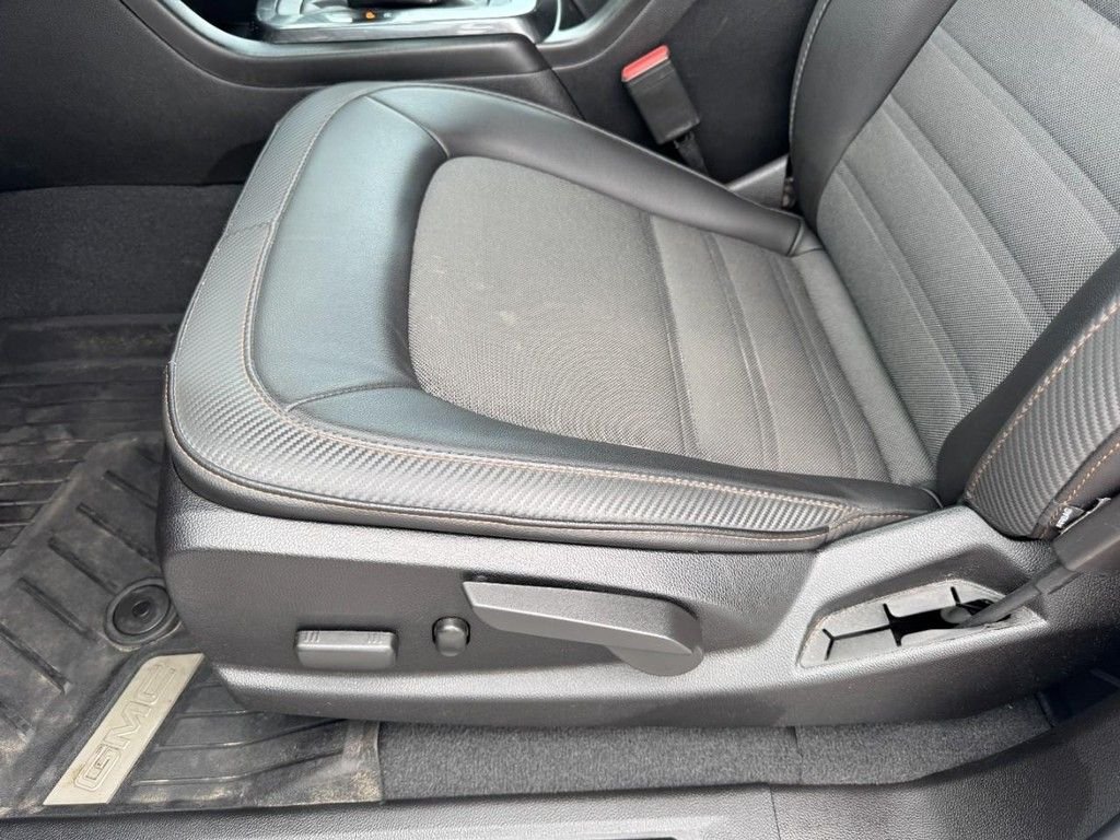 Used 2021 White GMC AT4 w/Cloth image 14