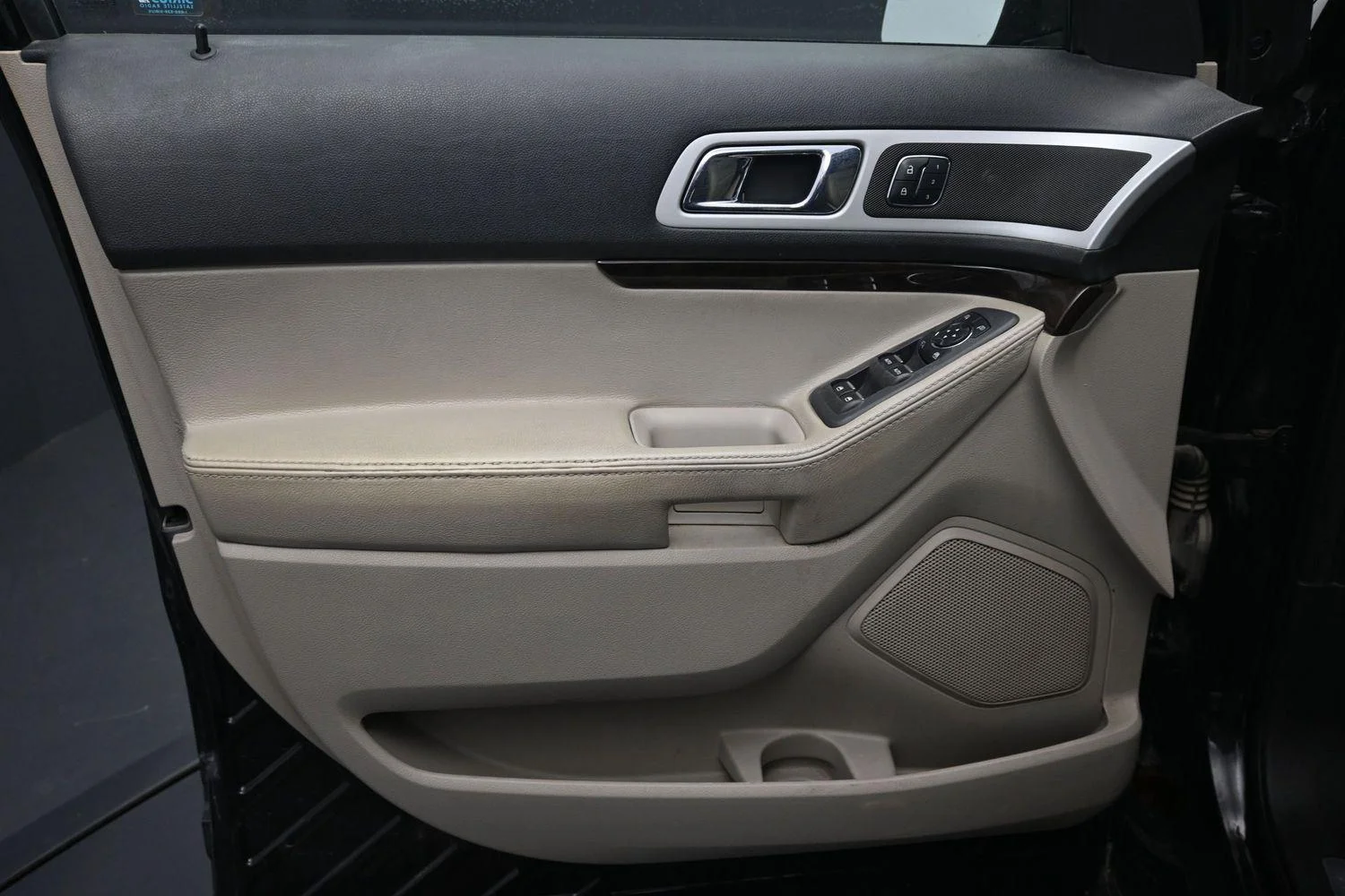 Used 2015 Tuxedo Black Metallic Ford Limited image 17