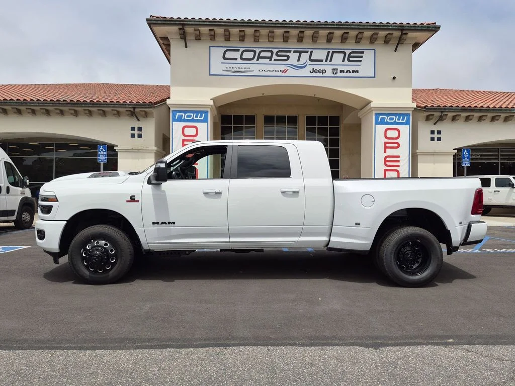 New 2026 Bright White Clear-Coat Exterior Paint RAM Laramie image 8