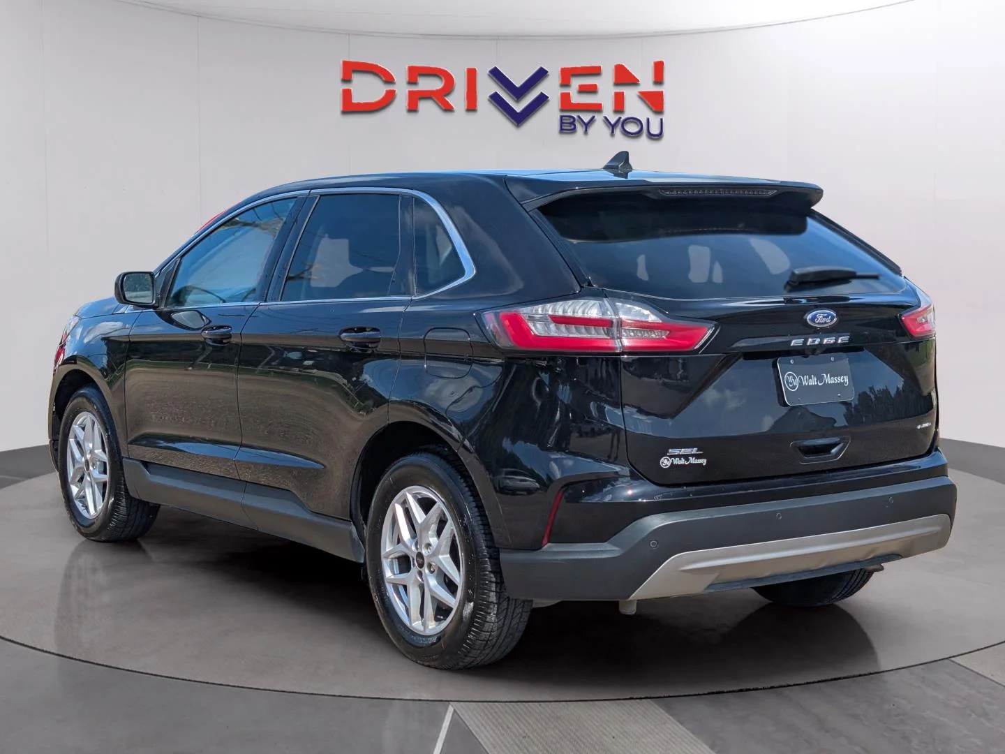 Used 2024 Agate Black Ford SEL image 3