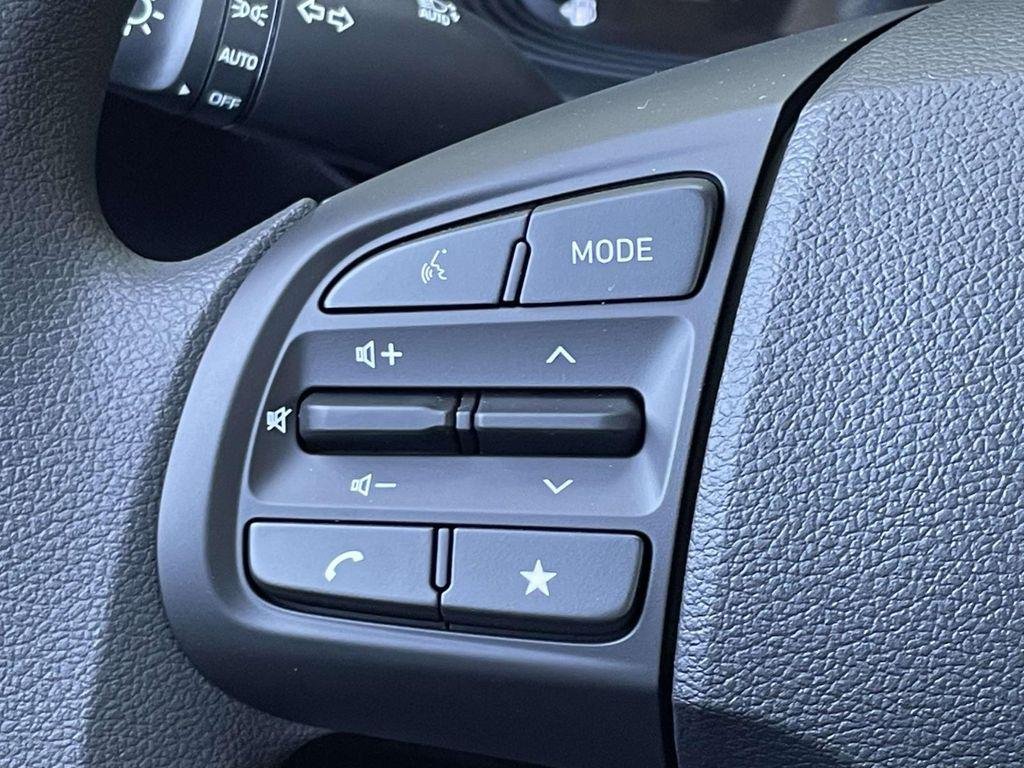 New 2026 White Hyundai SE image 19