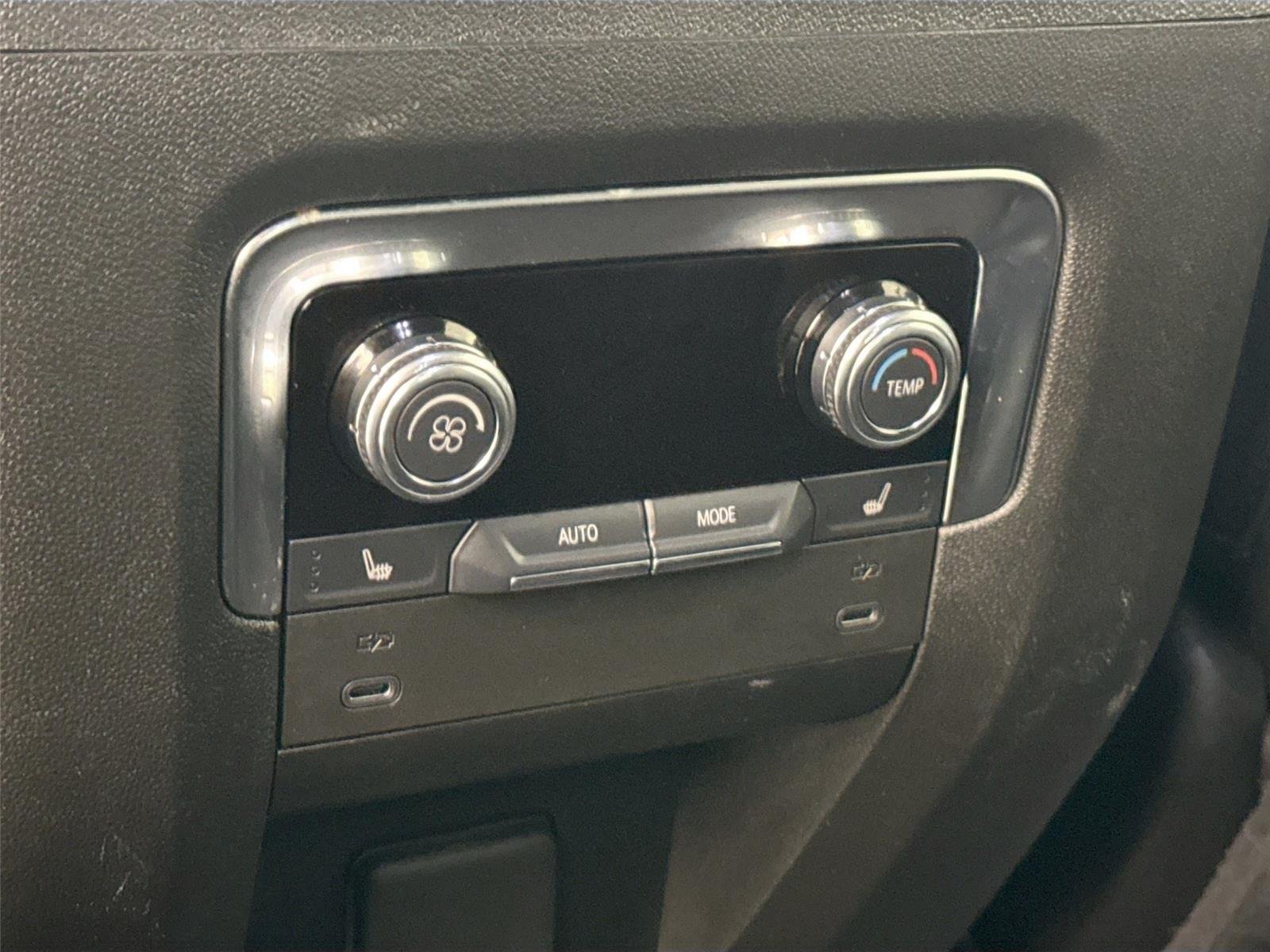 Used 2025 Onyx Black GMC Denali image 37