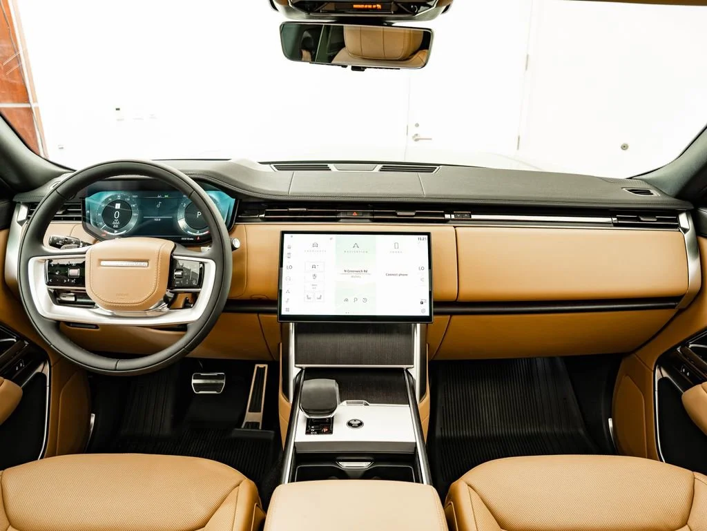 New 2026 Belgravia Green Land Rover SE image 4