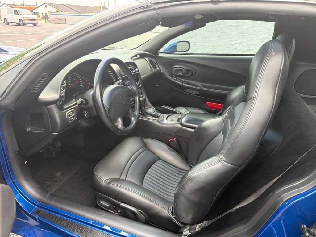 Used 2002 Electron Blue Metallic Chevrolet Base image 11