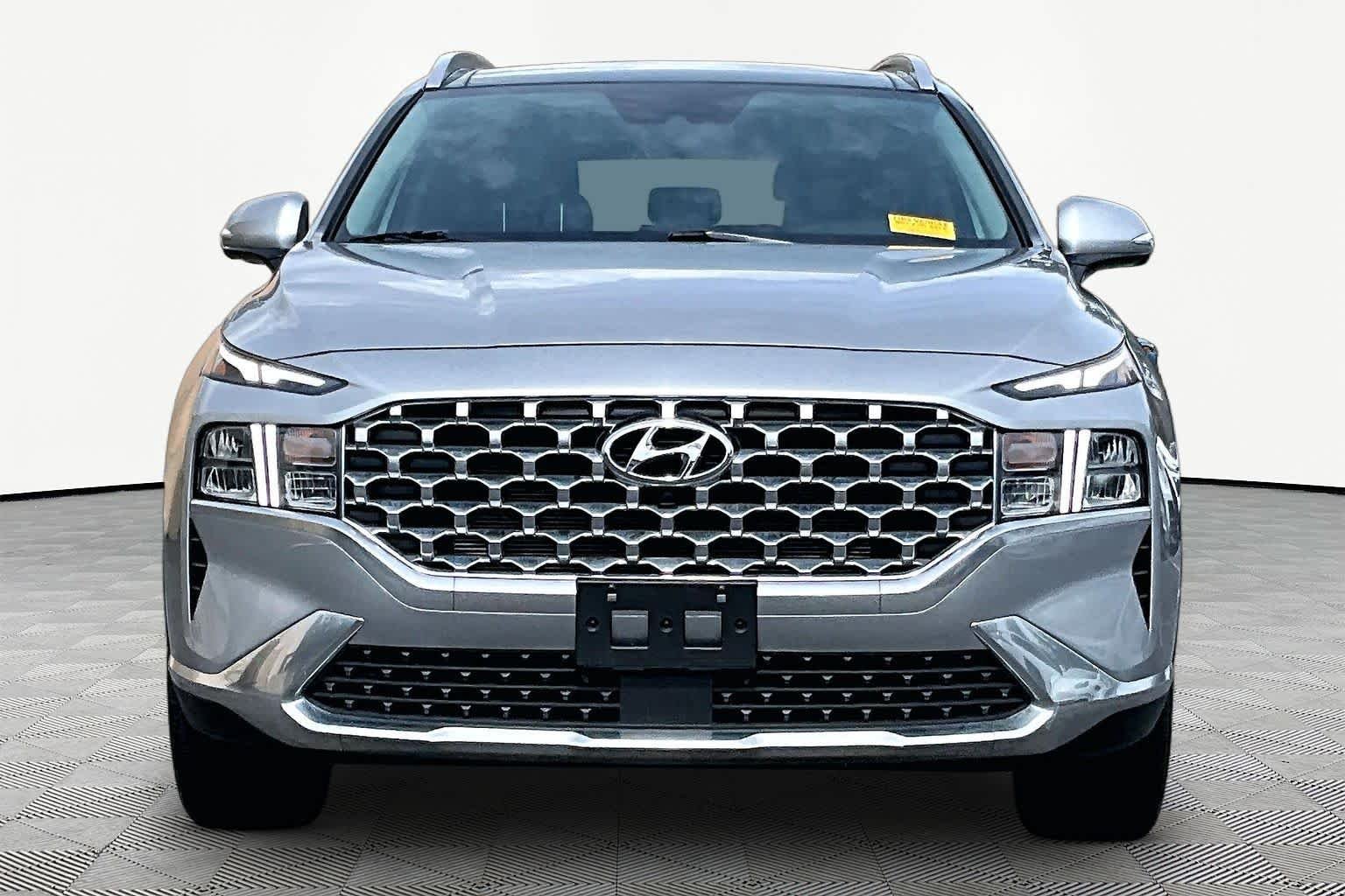 Used 2023 Shimmering Silver Hyundai SEL image 4