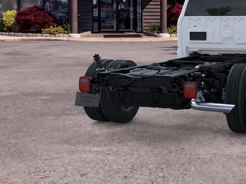 New 2026 Oxford White Ford F-550® XL image 21