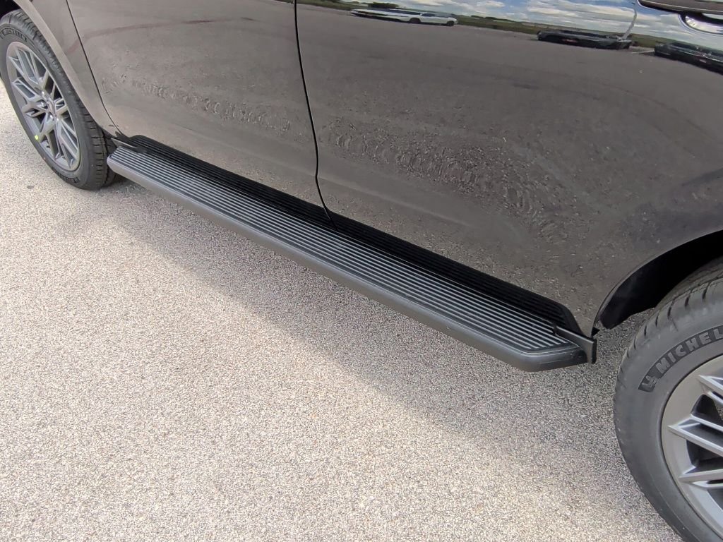 New 2026 Agate Black Metallic Ford Platinum® image 52