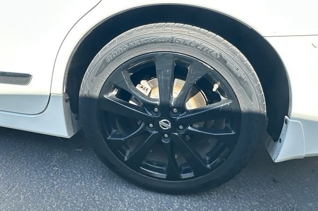Used 2017 White Nissan 2.5 SR image 15