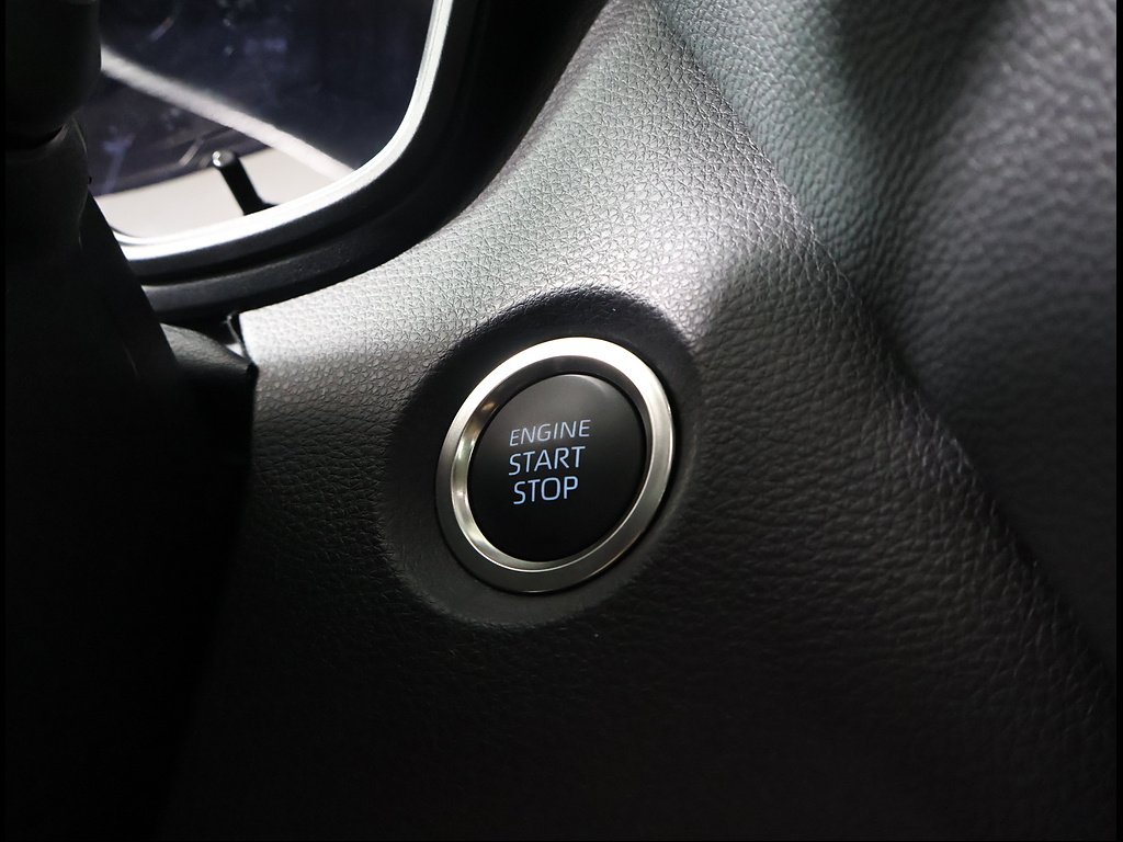 Certified Used 2026 Wind Chill Pearl Toyota LE image 10