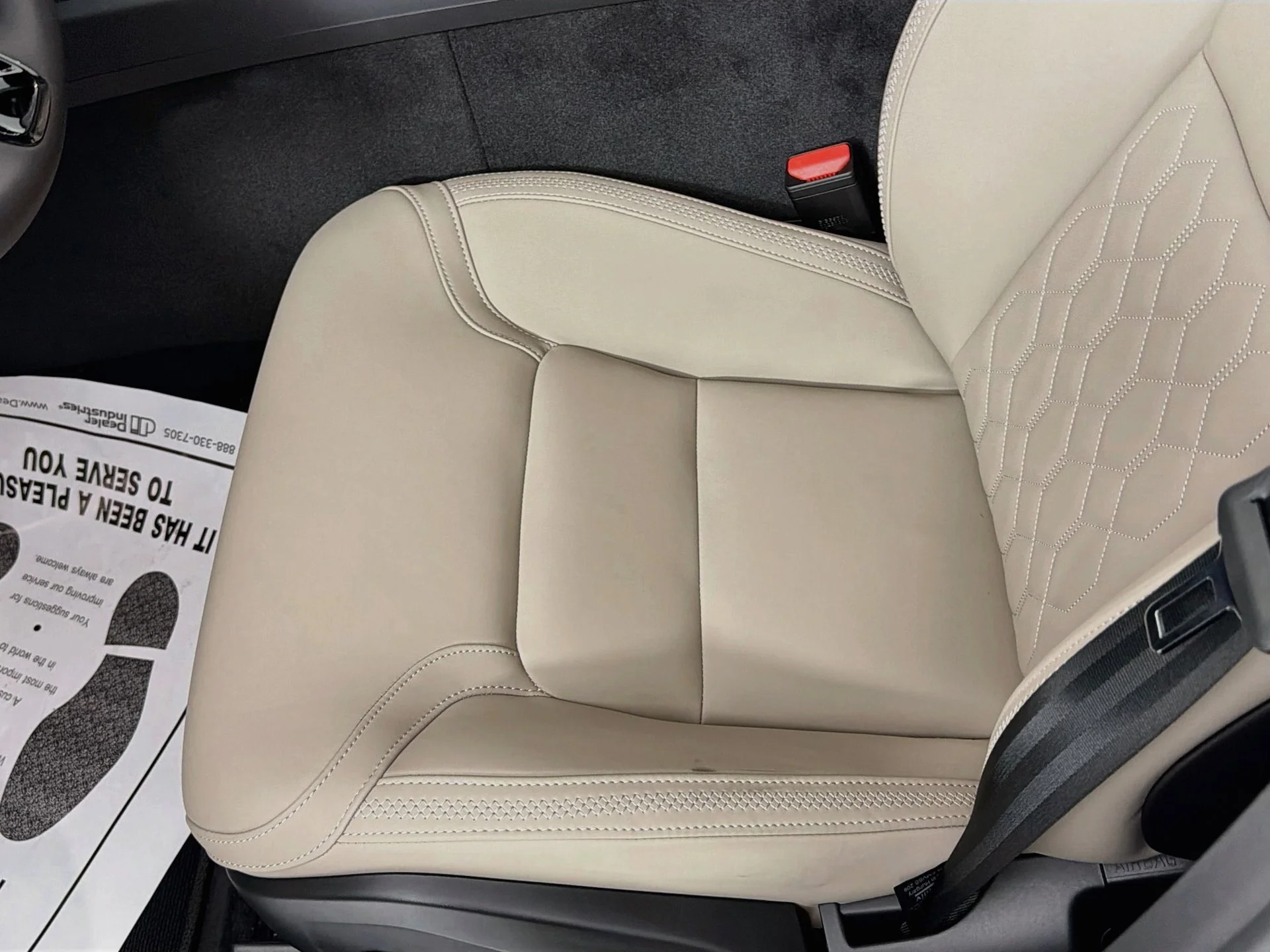 New 2027 Vapour Grey Volvo Plus image 19
