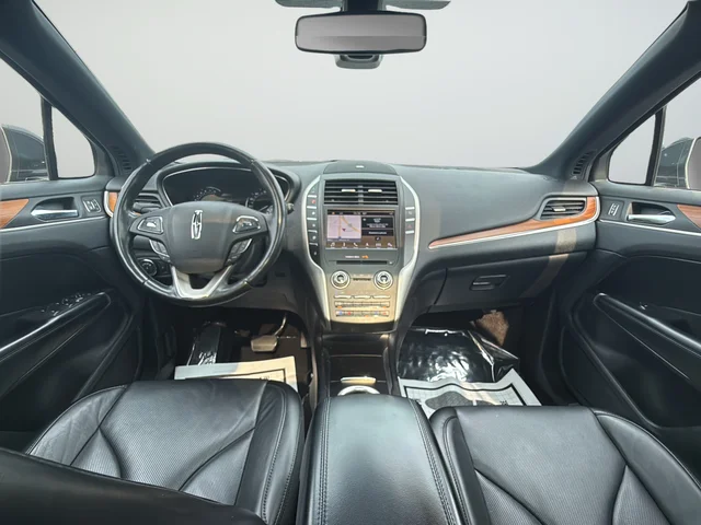 Used 2019 Gray Lincoln Reserve image 9