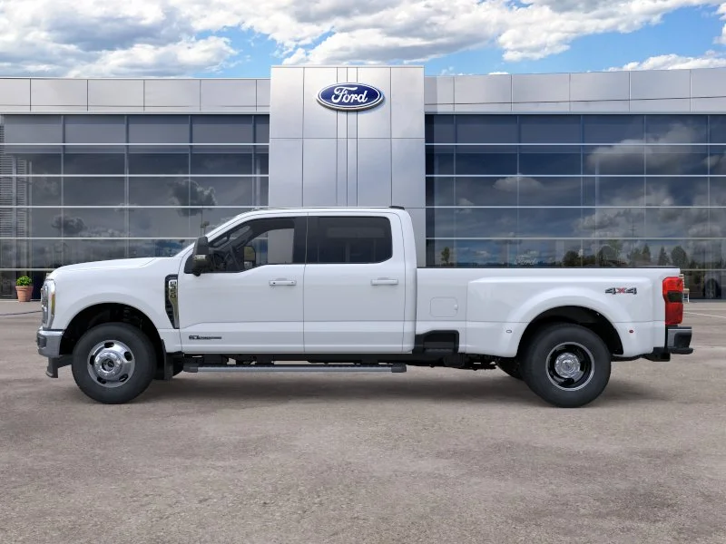 New 2026 Oxford White Ford Lariat image 28