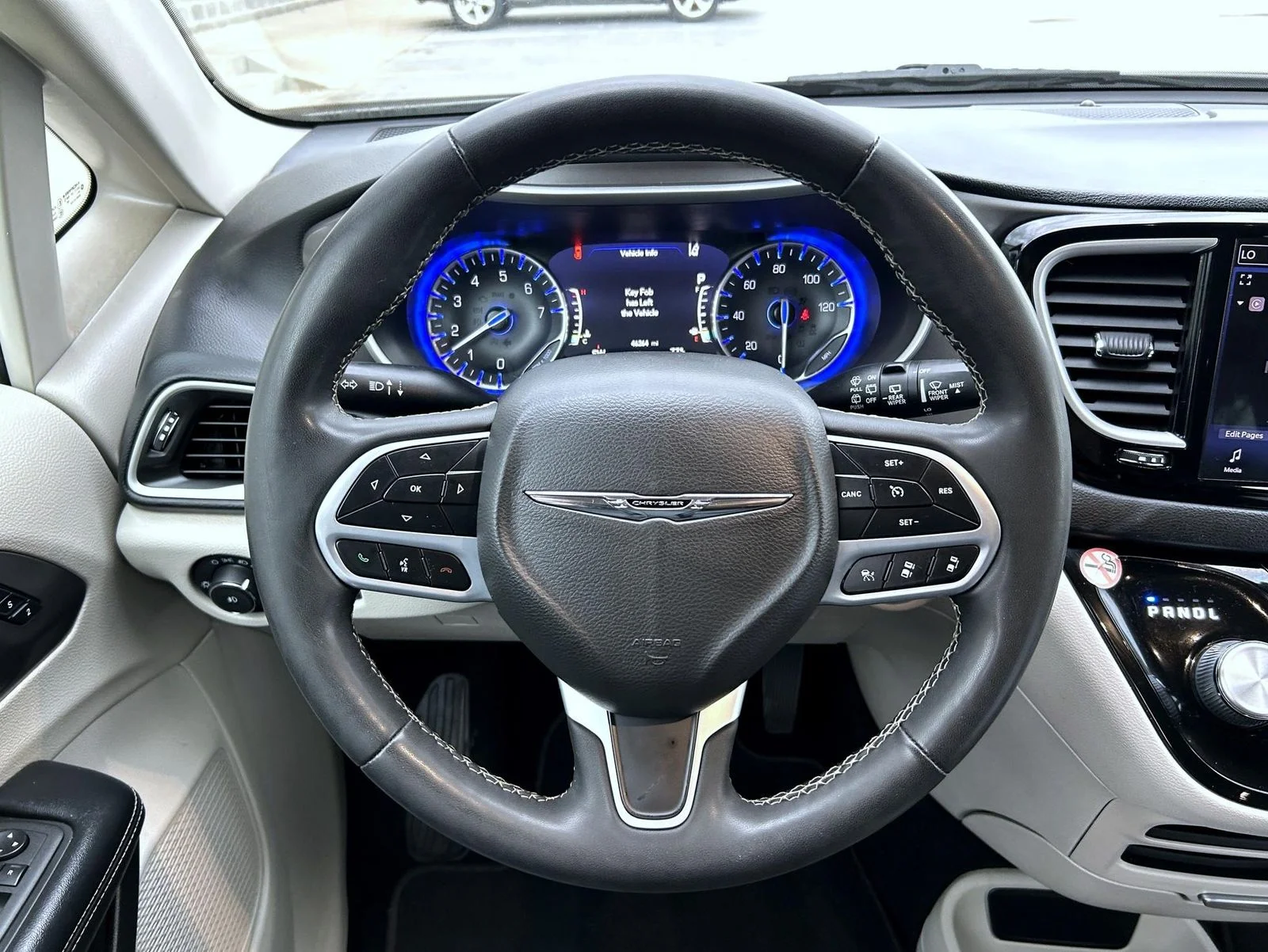 Used 2022 White Chrysler Touring L image 12