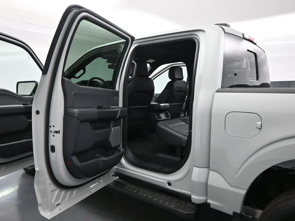 New 2026 Avalanche Ford Lariat image 18