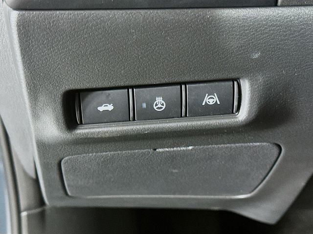 New 2026 Atlantic Gray Metallic / Super Black Two-tone Nissan SR image 11