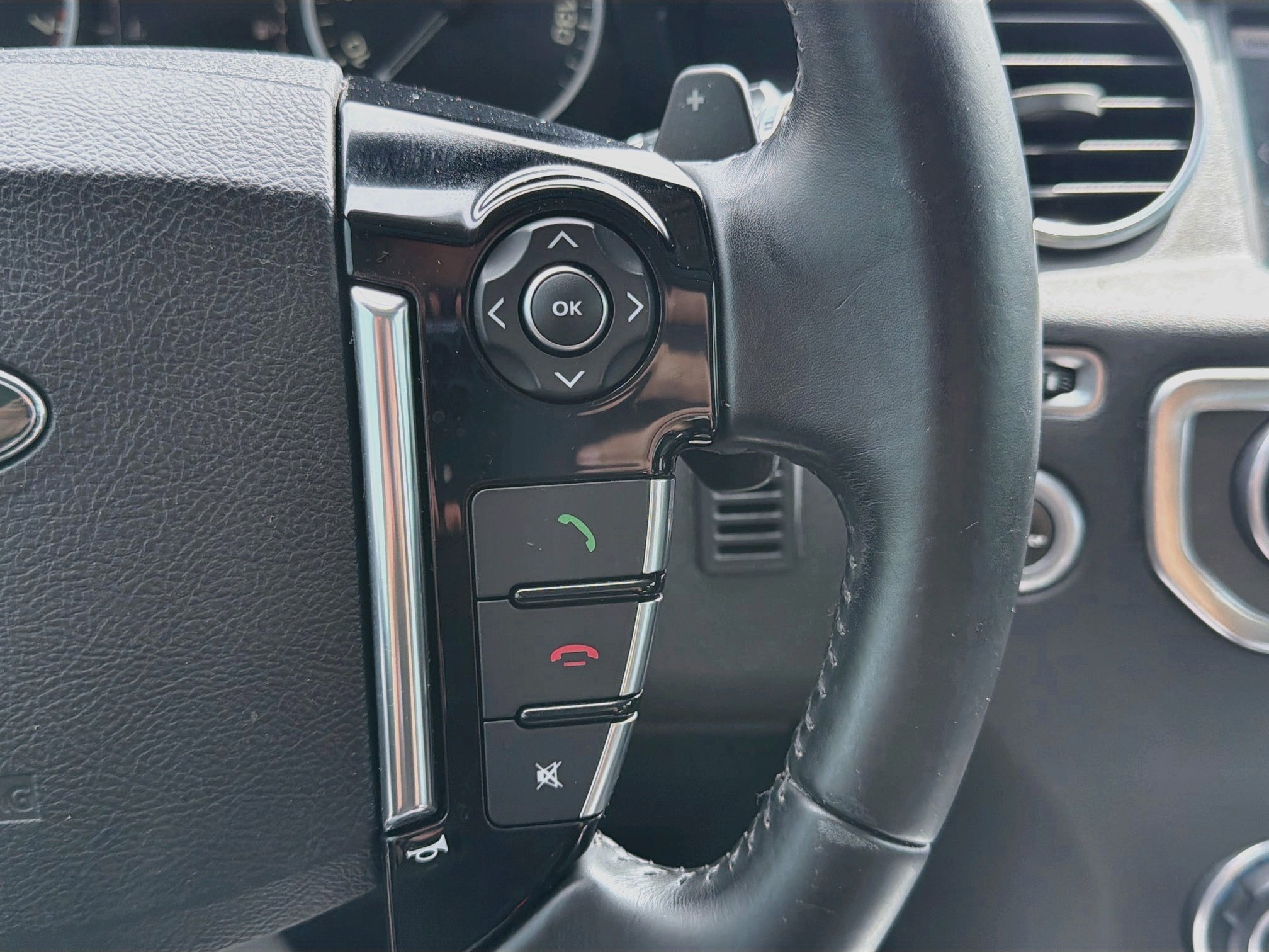 Used 2016 Gray Land Rover HSE image 37