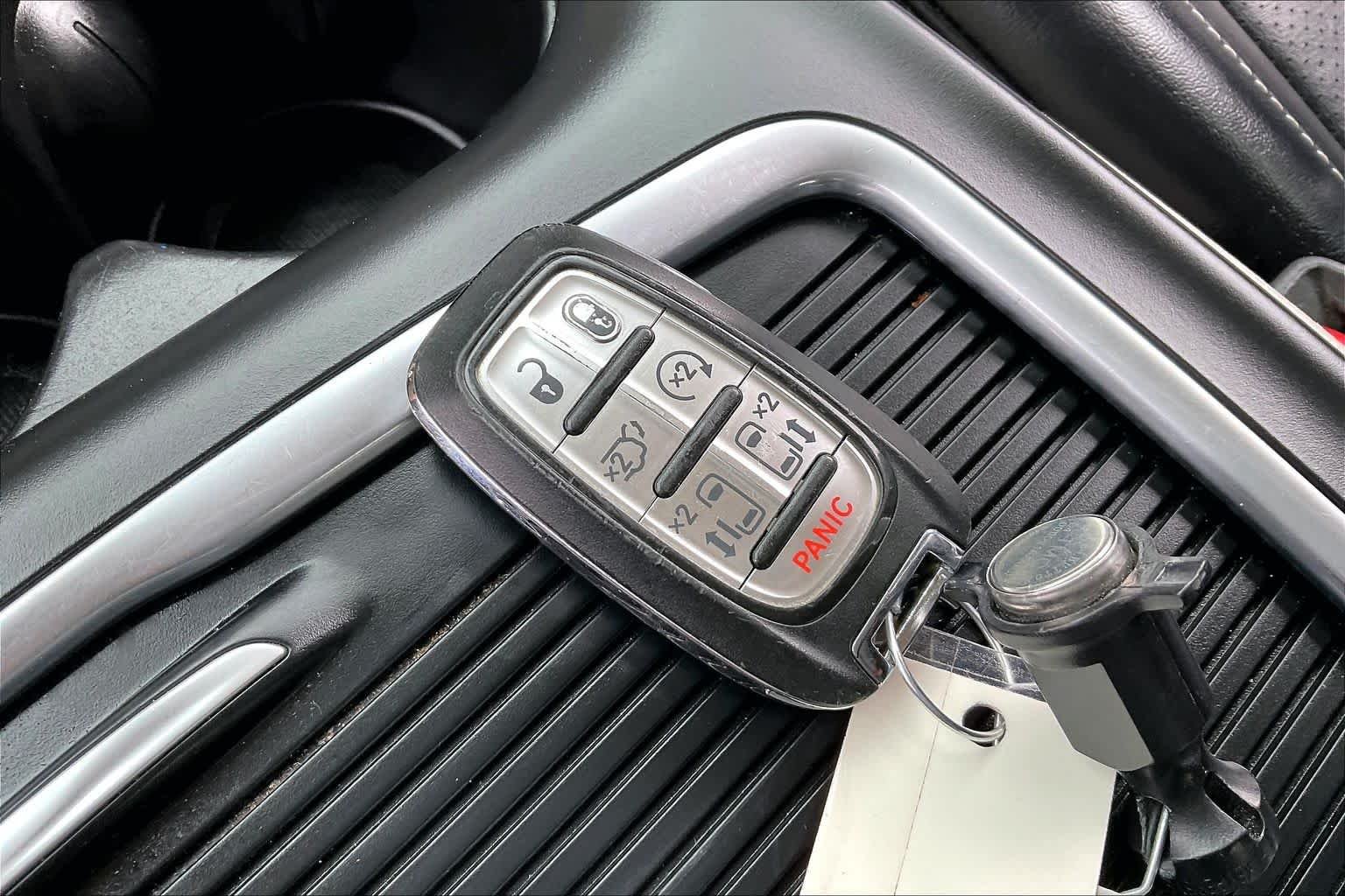 Used 2023 Bright White Clearcoat Chrysler Touring L image 13