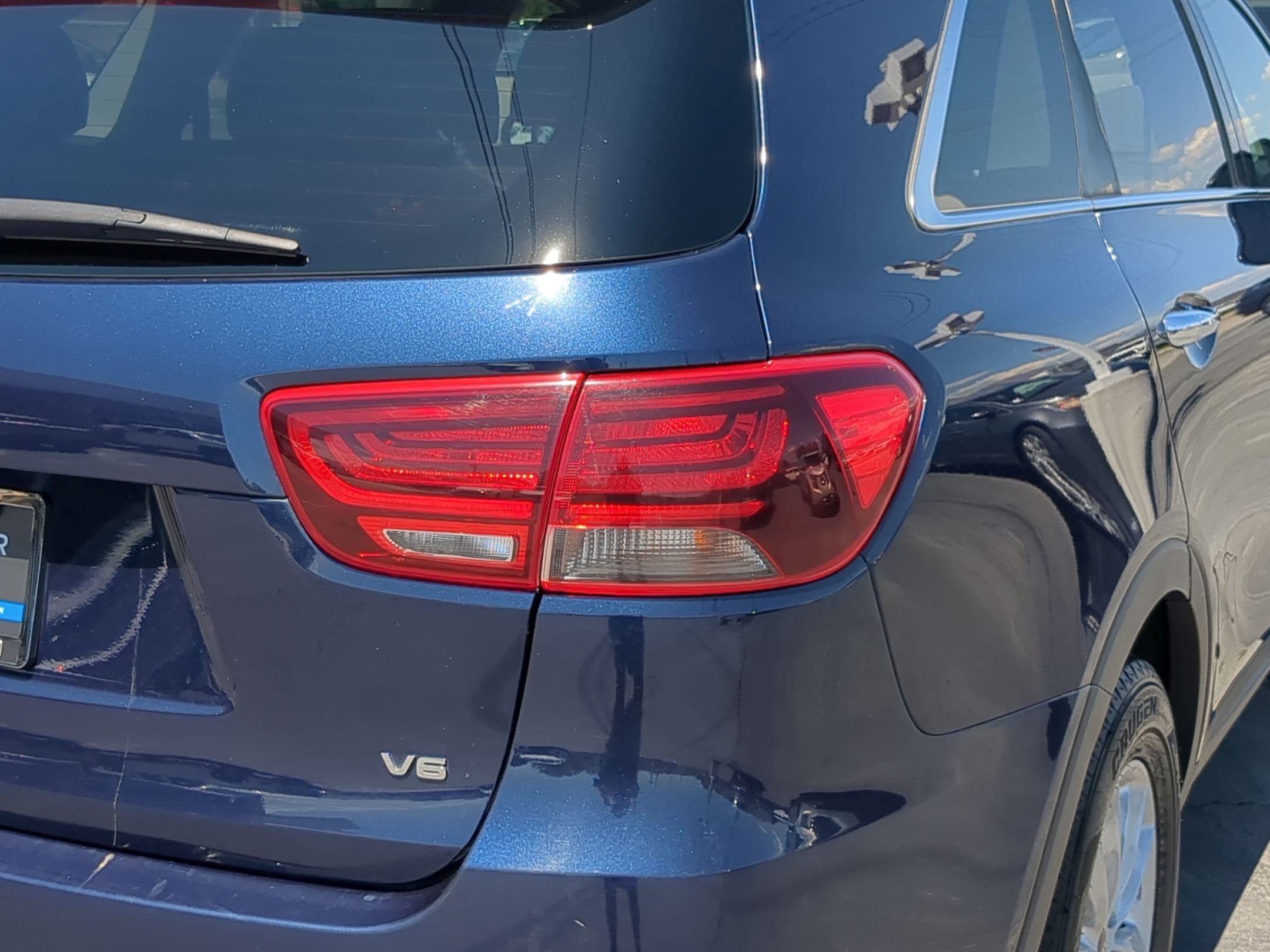 Used 2019 Blaze Blue Kia LX V6 image 12