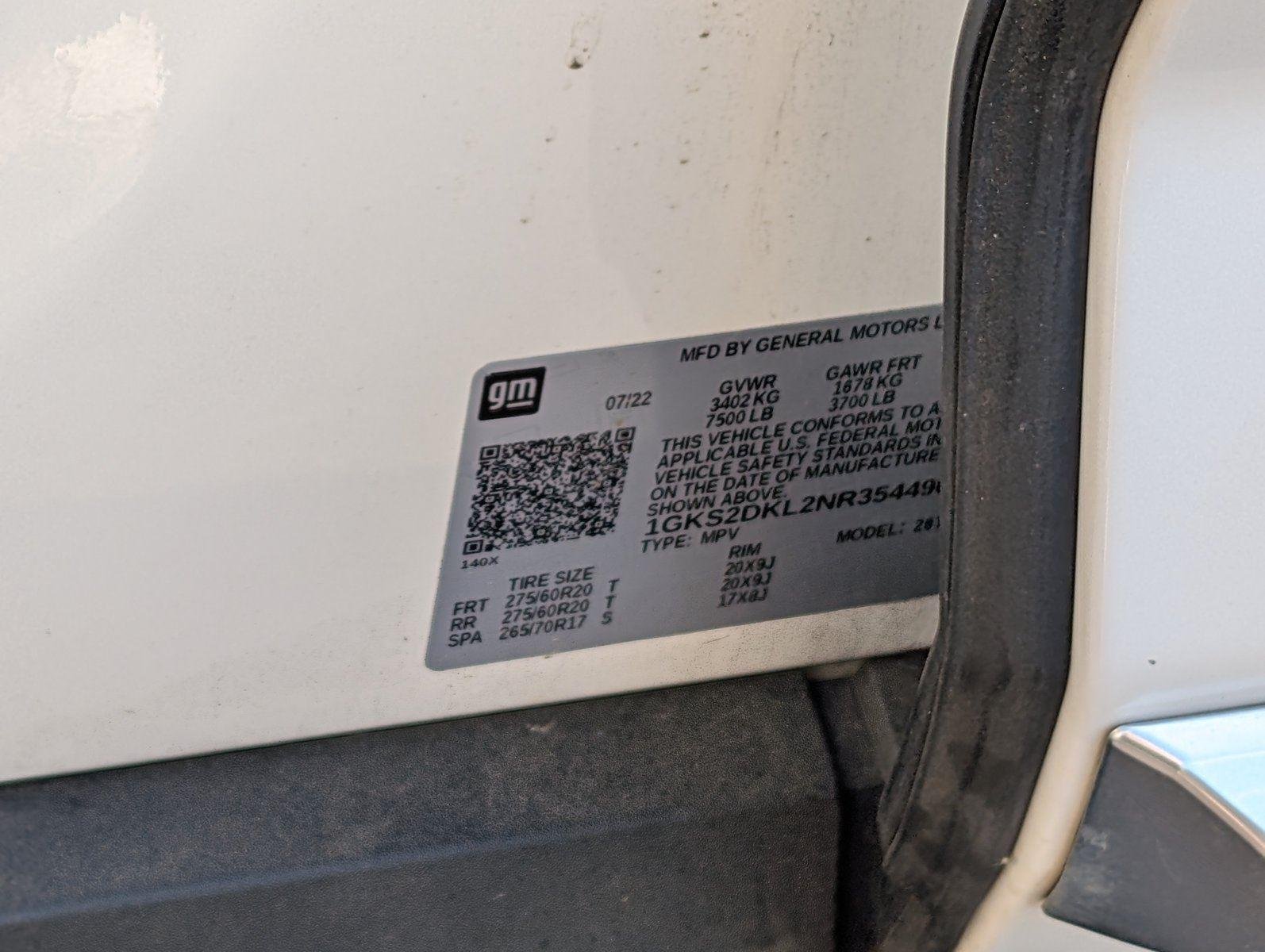 Used 2022 White Frost Tricoat GMC Denali image 12