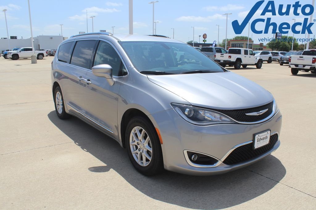 Used 2020 Silver Chrysler Touring L image 1